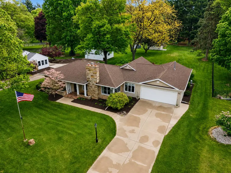 754 N Kalamazoo Avenue, Marshall, MI 49068 - #3