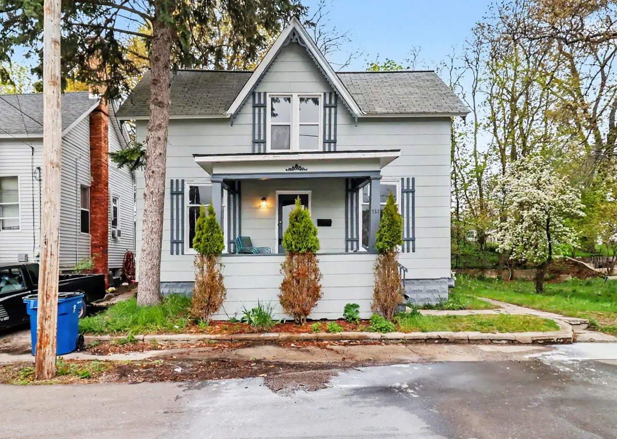 280 6th Avenue, Manistee, MI 49660 - #1