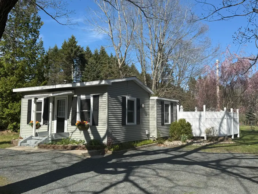 2148 N Lakeshore Drive, Ludington, MI 49431 - #2