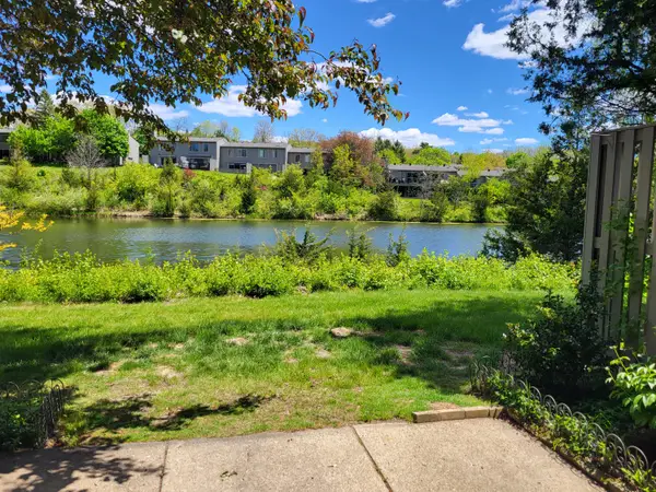 740 Peninsula Court, Ann Arbor, MI 48105