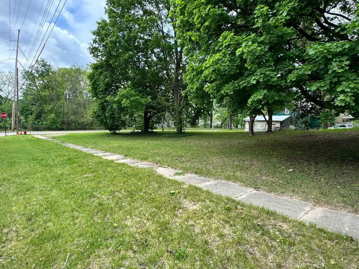 210 W River Street, Otsego, MI 49078 - #1