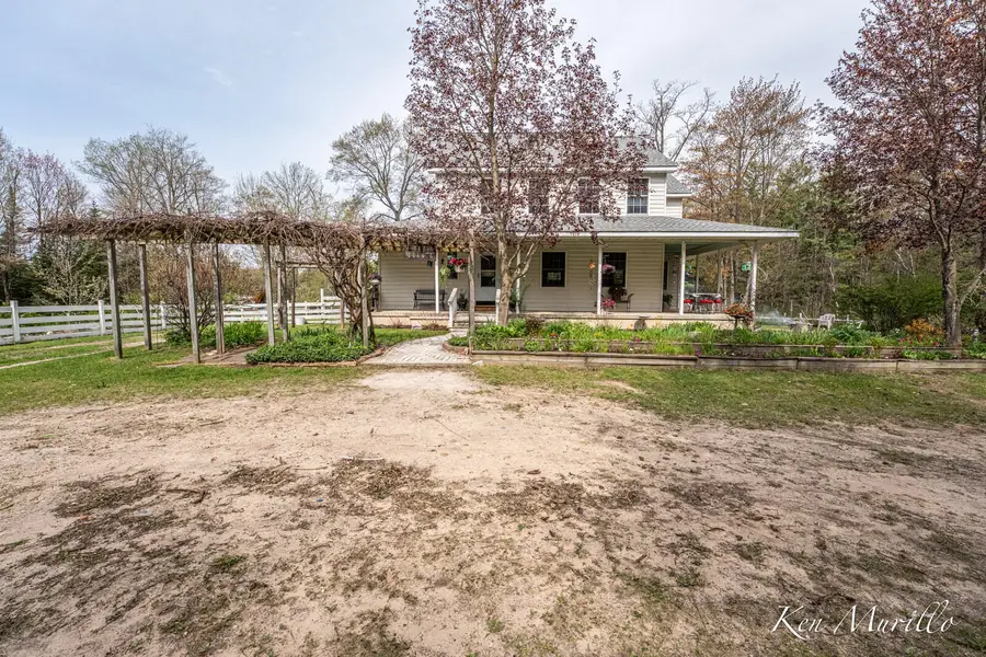 1519 N Roscommon Road, Roscommon, MI 48653 - #2