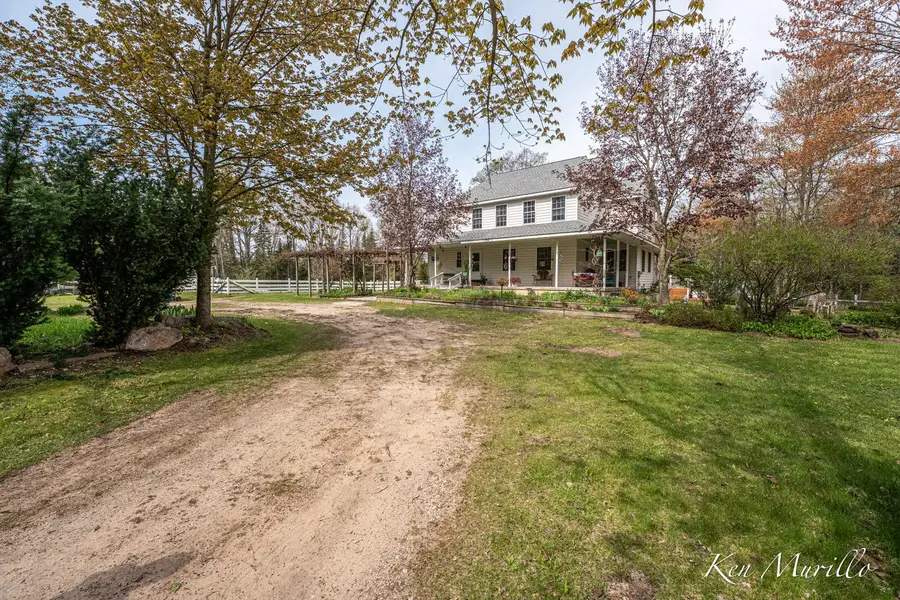 1519 N Roscommon Road, Roscommon, MI 48653 - #3