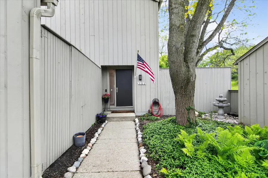 2202 Applewood Court, Ann Arbor, MI 48103 - #2