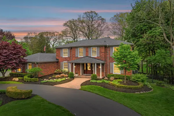 2595 Fox Chase Drive, Troy, MI 48098