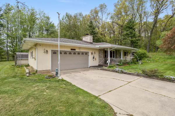 14135 Helmer Road S, Battle Creek, MI 49015