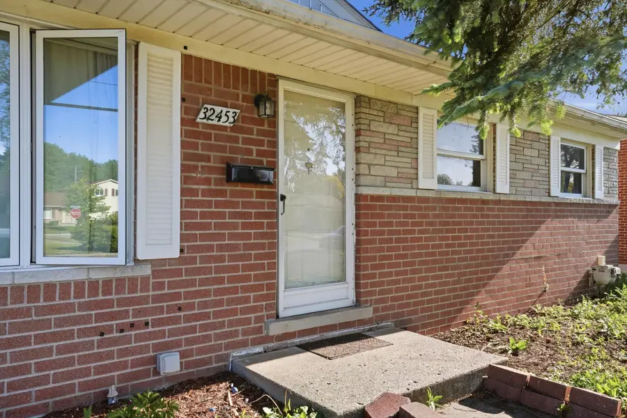 32453 Hiveley Street, Westland, MI 48186 - #2