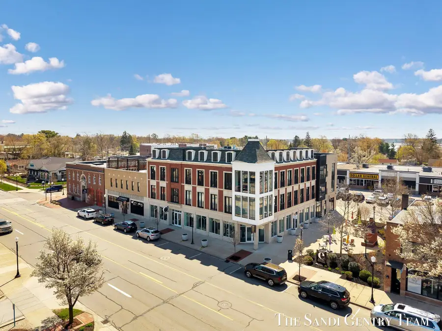 110 W Savidge Street #302, Spring Lake, MI 49456 - #3