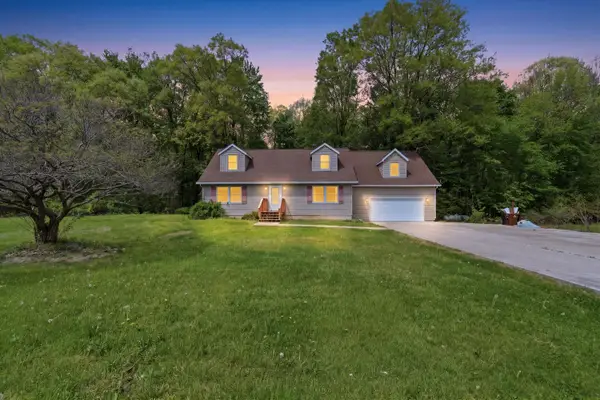 9949 Crofoot Road, Fowlerville, MI 48836
