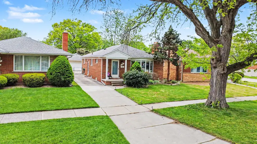 4114 Mckinley Street, Dearborn Heights, MI 48125 - #2