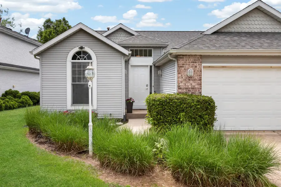 604 N Cygnet Lake Drive, Benton Harbor, MI 49022 - #2