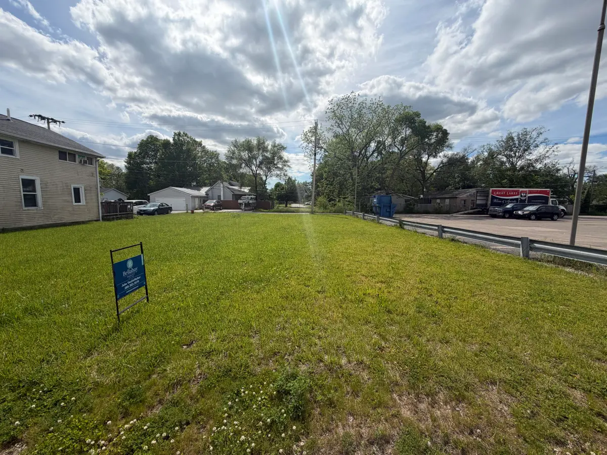 118 S Main Street, Lawton, MI 49065 - #1