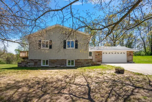 9780 Courtland Drive Ne, Rockford, MI 49341