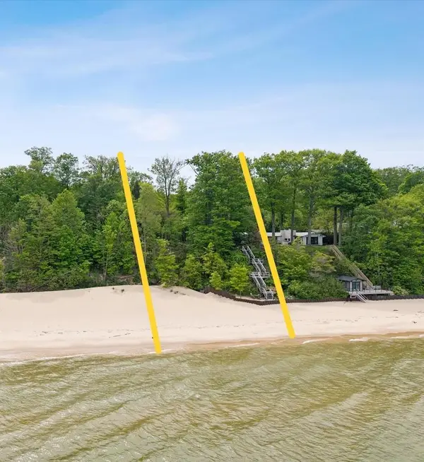 6056 Dune Path, Coloma, MI 49038