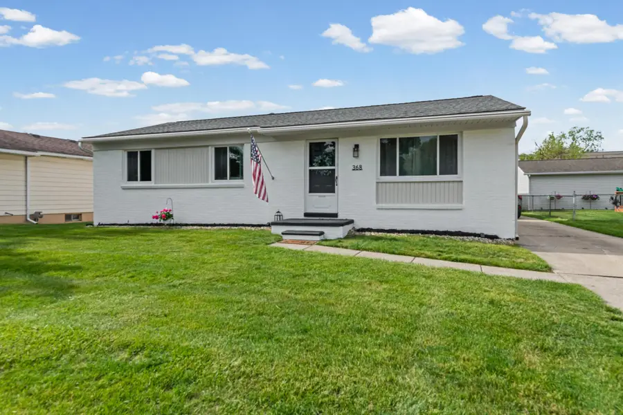 368 Cambridge Avenue, South Lyon, MI 48178 - #2