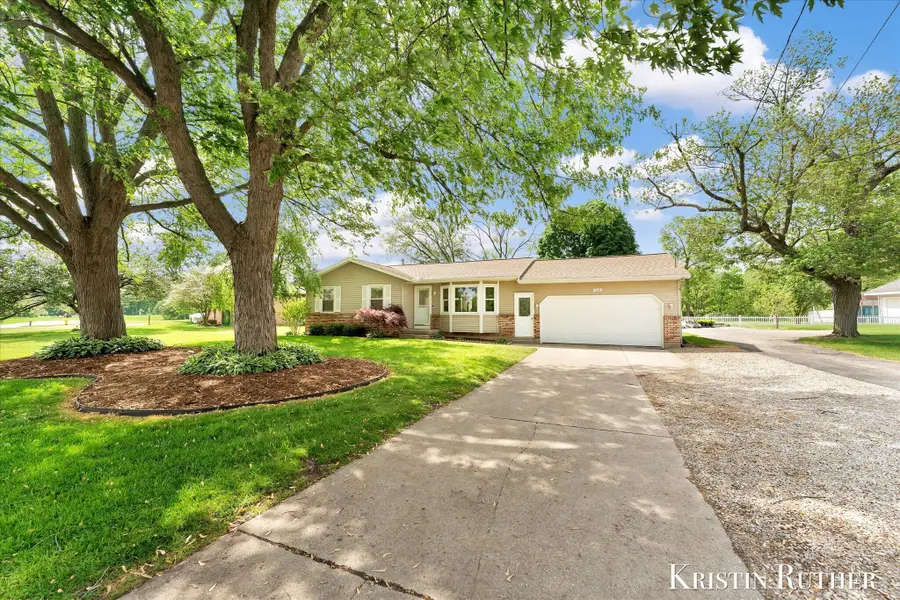 577 Port Sheldon Street Sw, Grandville, MI 49418 - #3