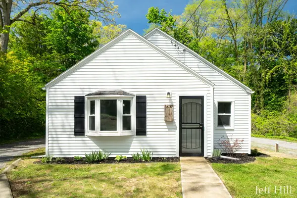 3637 Colonial Avenue Ne, Grand Rapids, MI 49525