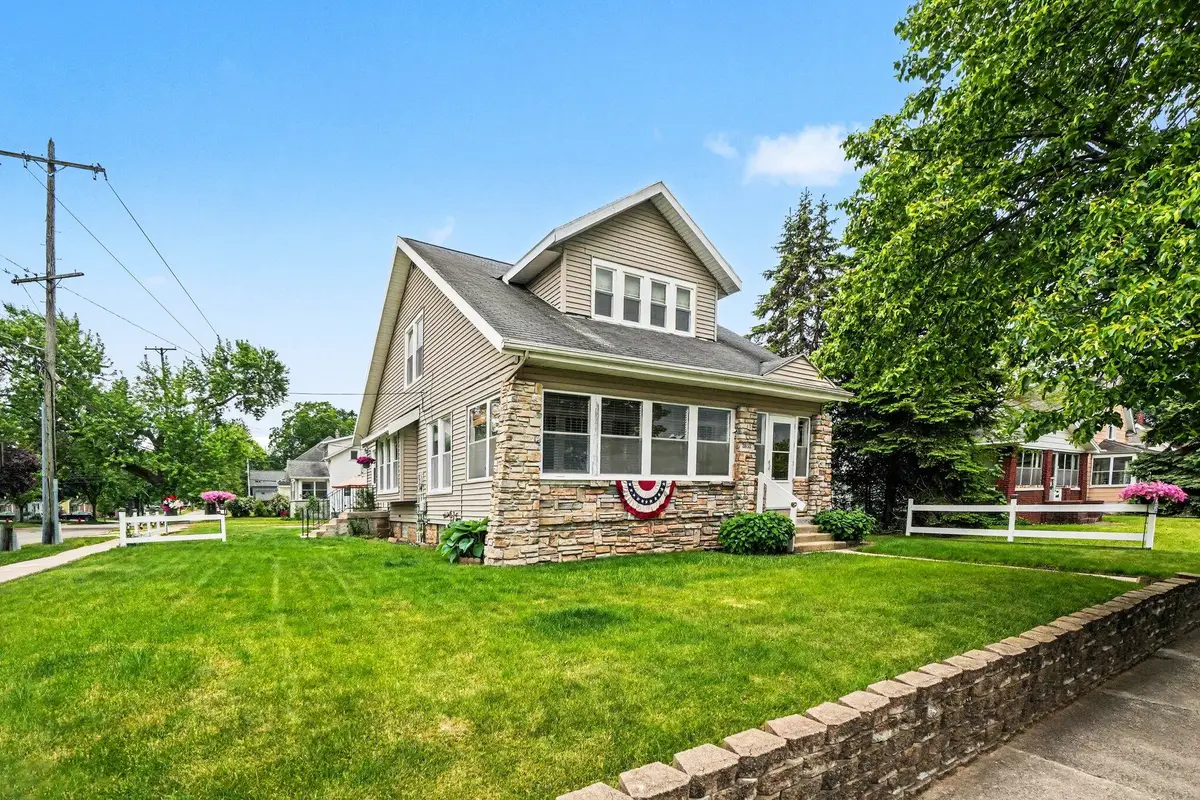 3852 30th Street Sw, Grandville, MI 49418 - #1