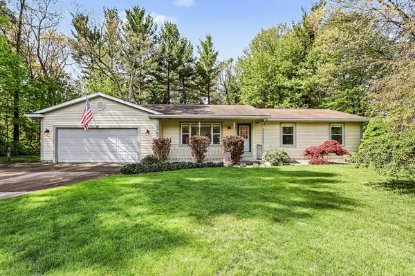 7701 Pinewood Drive, Whitehall, MI 49461