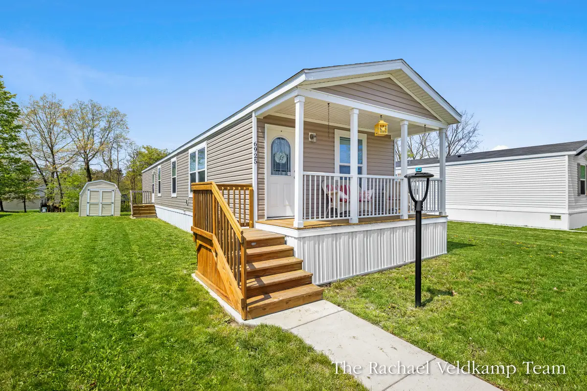 6925 Vinewood Avenue Ne, Belmont, MI 49306 - #1