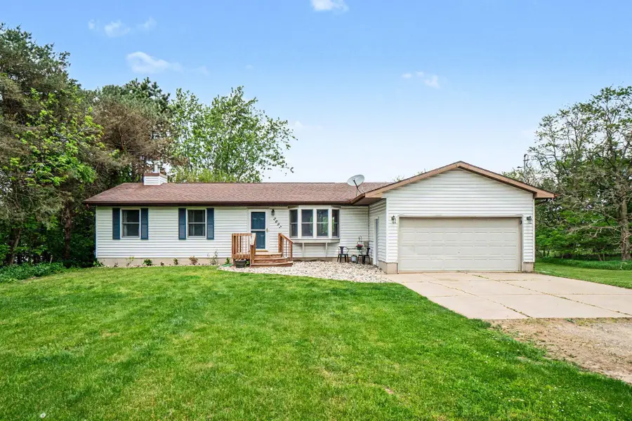 2697 E Clinton Trail, Charlotte, MI 48813 - #2