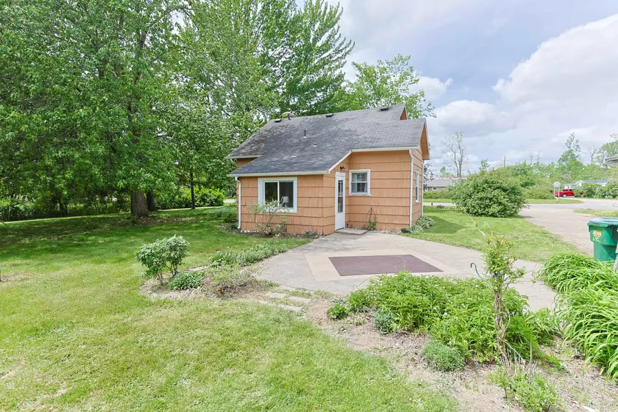67013 M 62, Edwardsburg, MI 49112 - #2