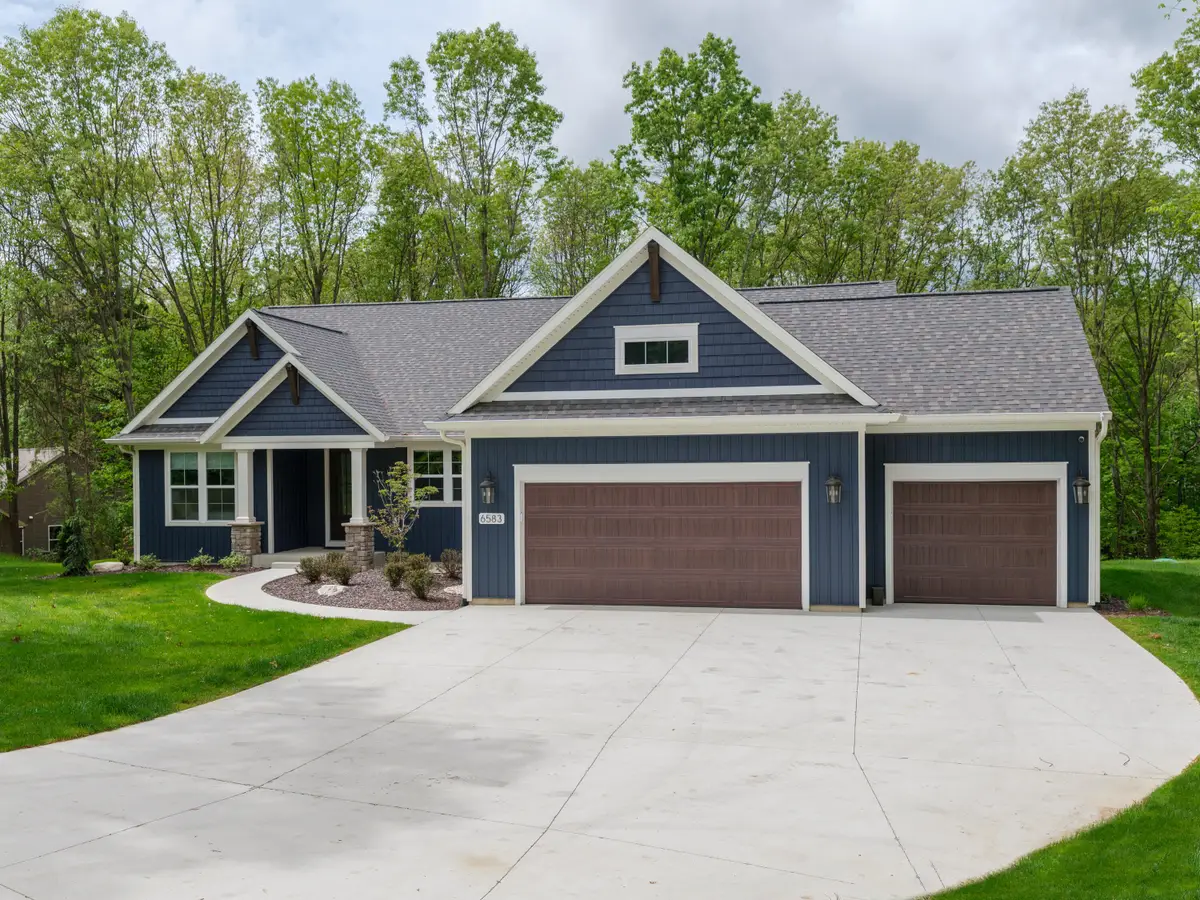 6583 W Hidden Lake Circle, Richland, MI 49083 - #1