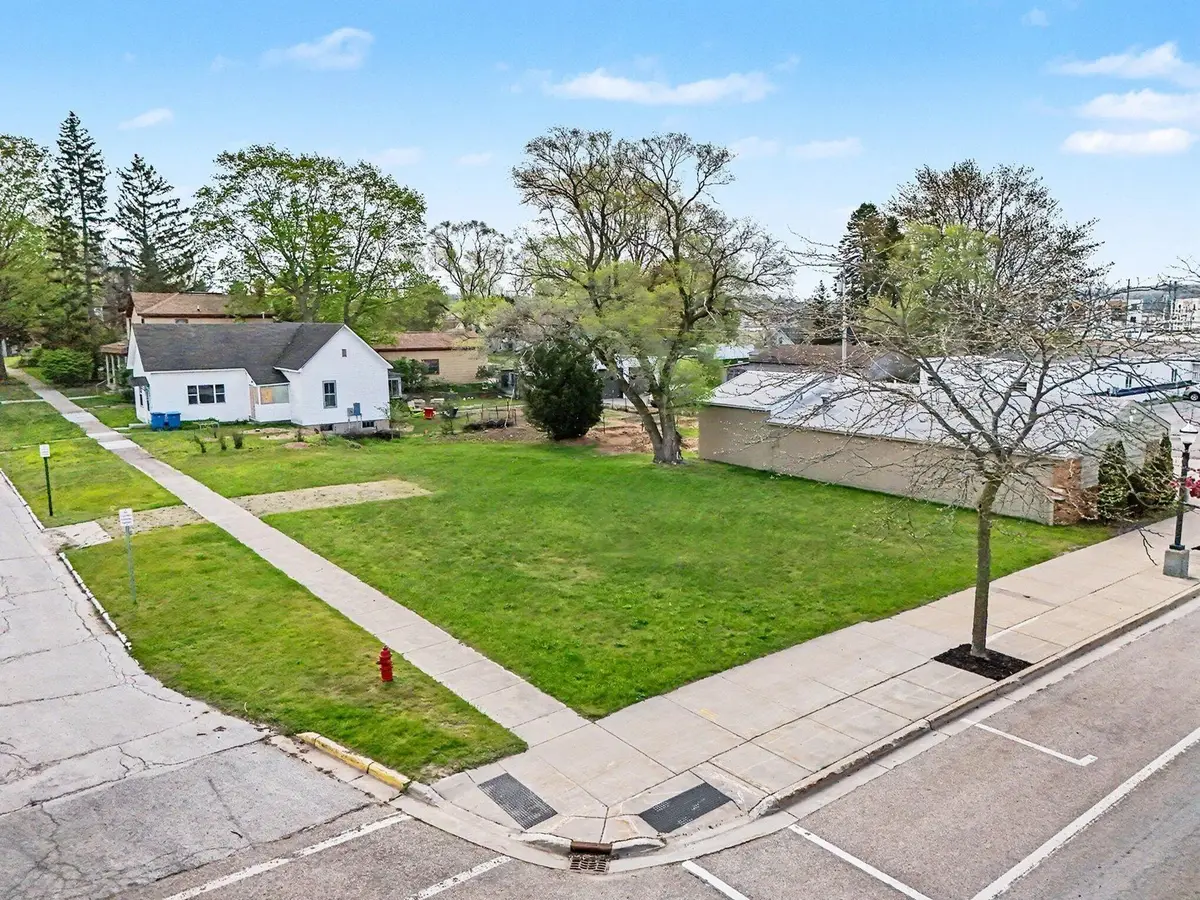 603 S James Street, Ludington, MI 49431 - #1