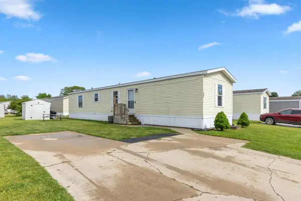 360 E Tuttle Road #121, Ionia, MI 48846