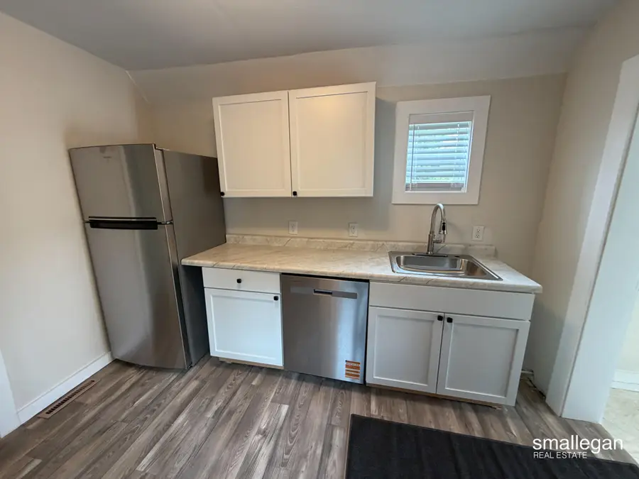 1316 Sanford Street, Muskegon, MI 49441 - #3