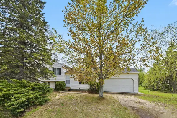 3880 Whispering Oaks Drive, Traverse City, MI 49696