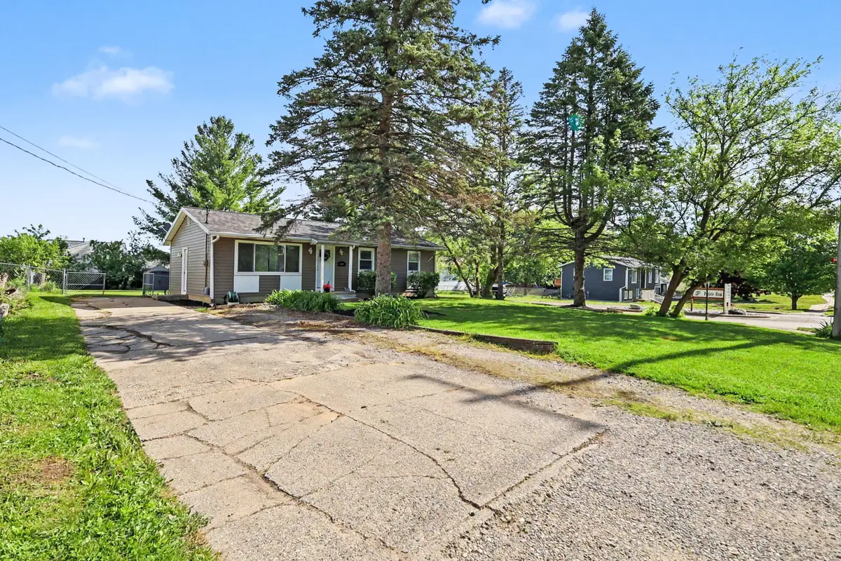 301 Pine Street Ne, Cedar Springs, MI 49319 - #1