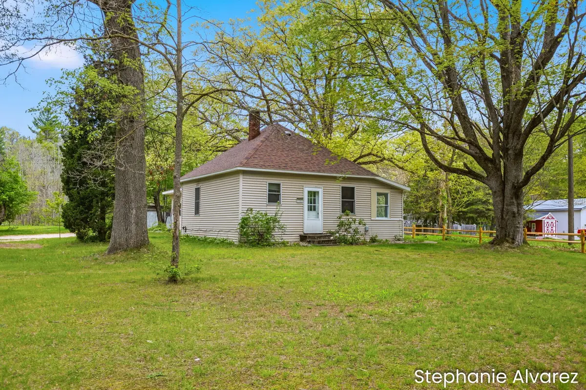 1560 E Mcmillan Road, Muskegon, MI 49445 - #1