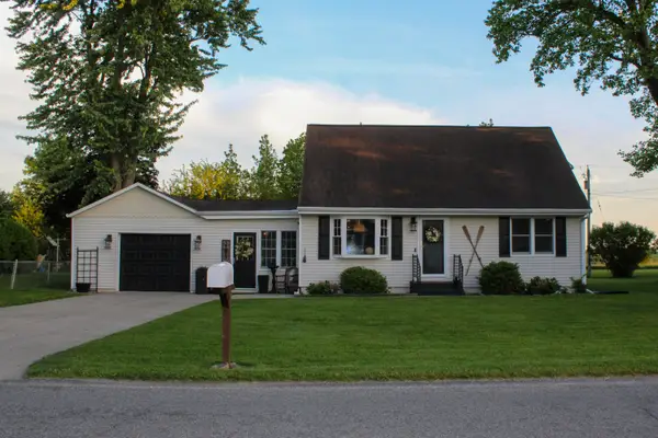 22555 Diamond Cove Street, Cassopolis, MI 49031