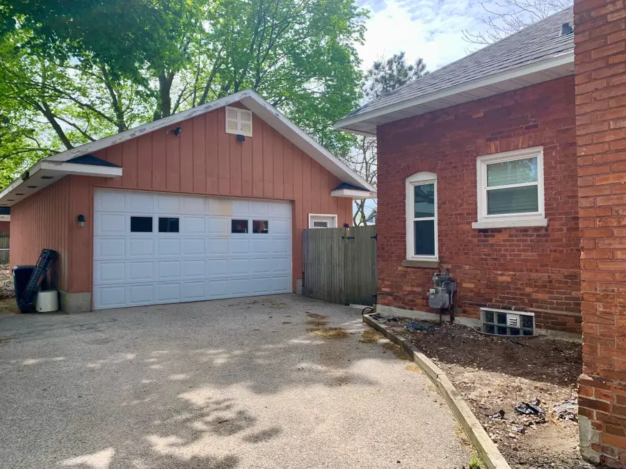 406 N Rowe Street, Ludington, MI 49431 - #3