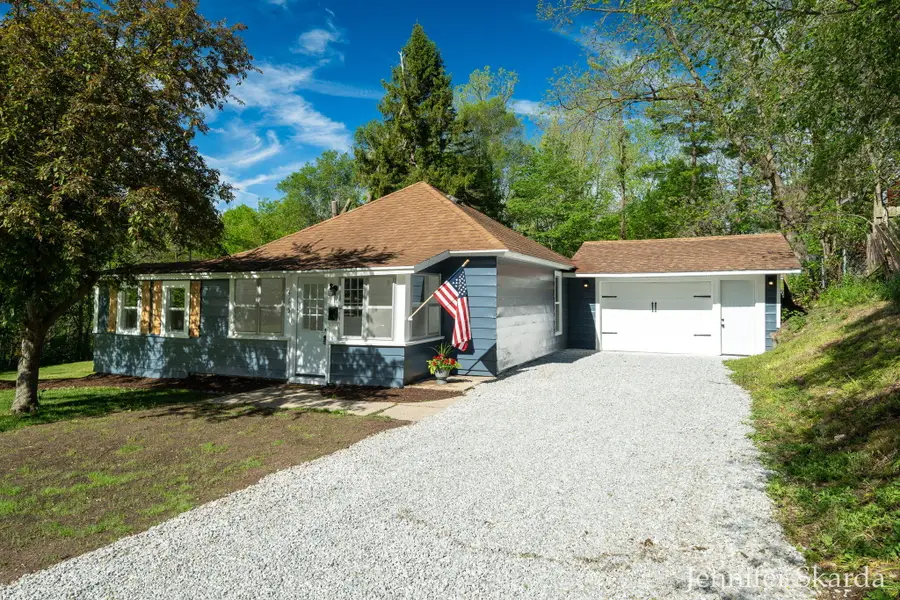 415 N State Road, Belding, MI 48809 - #2