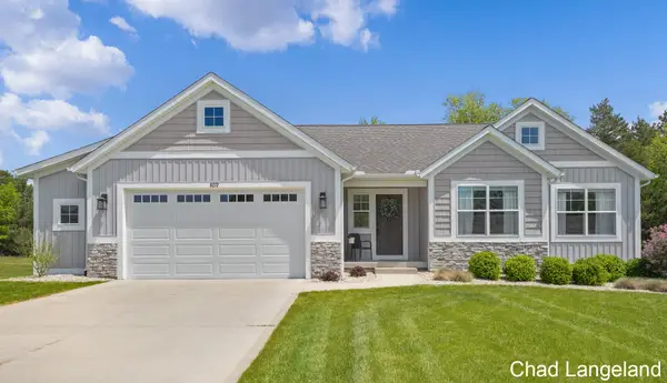 9272 Shoreway Drive, West Olive, MI 49460