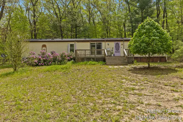 957 Maple Street, Pullman, MI 49450