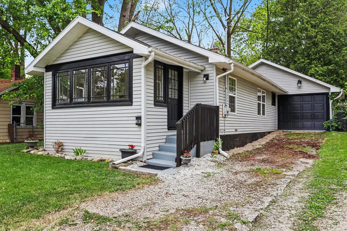 35 W Grand Circle Avenue, Battle Creek, MI 49037 - #1