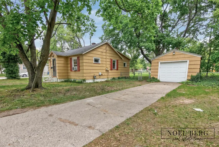 3300 8th Street, Muskegon, MI 49444 - #2