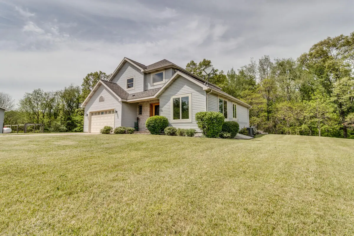 1875 E E Drive S, East Leroy, MI 49051 - #1