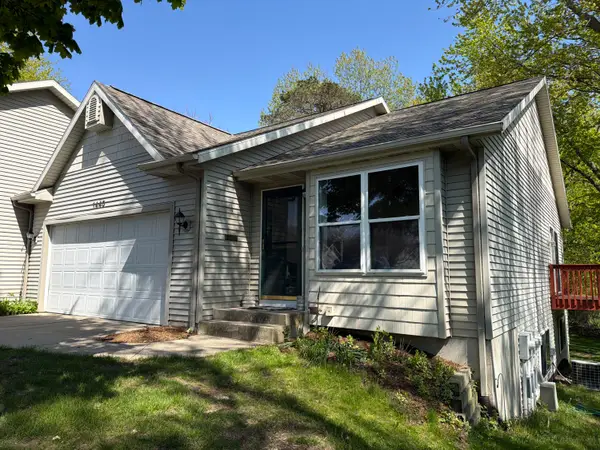 1440 Woodlawn Cmns #10, Grand Haven, MI 49417