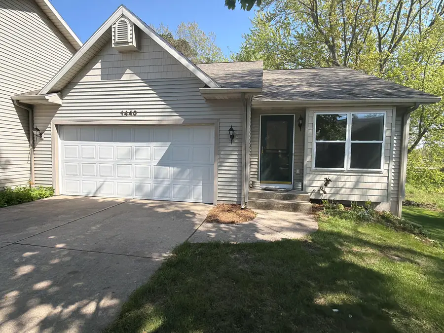 1440 Woodlawn Cmns #10, Grand Haven, MI 49417 - #2