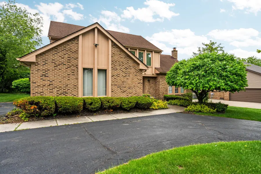33801 York Ridge Street, Farmington Hills, MI 48331 - #3