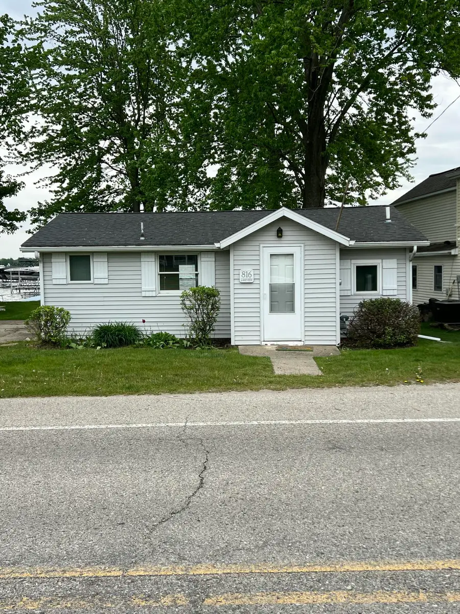 816 Lakeview Drive, Fremont, MI 49412 - #2