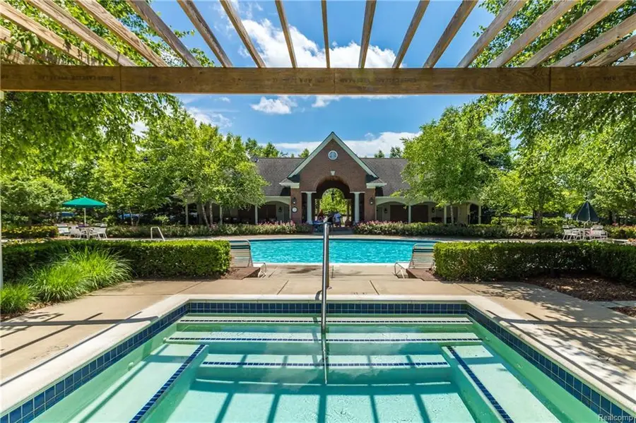 20209 Chesapeake Circle, Walled Lake, MI 48390 - #2