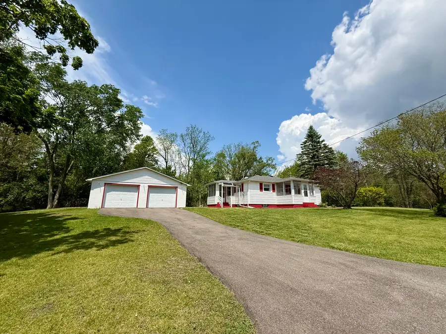 1 Lo Presto Avenue, Hillsdale, MI 49242 - #2