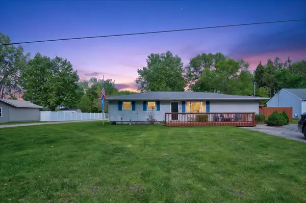 9489 Hyde Road, Clarklake, MI 49234