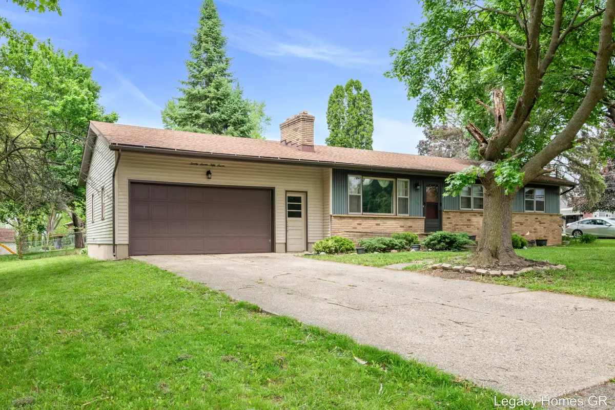 2757 Vassar Drive Se, Grand Rapids, MI 49506 - #1