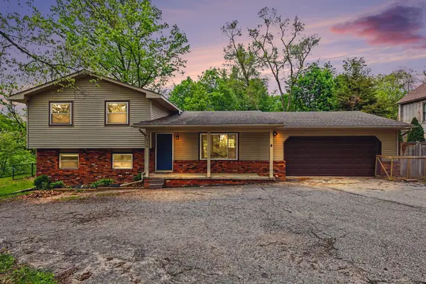8770 Pettysville Road, Pinckney, MI 48169